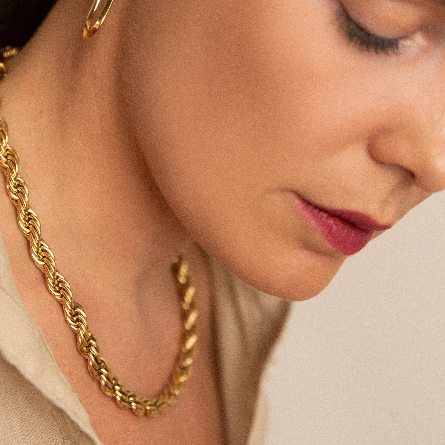 Marie Necklace is our exquisite Interlaced Stainless Steel 18K Gold-Plated Necklace – a radiant fusion of elegance and durability, perfect for celebrating special occasions like birthdays, anniversaries, or the most romantic day of the year, Valentine's Day.